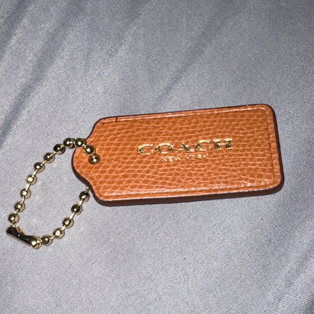 Coach hangtag-like new pebble leather